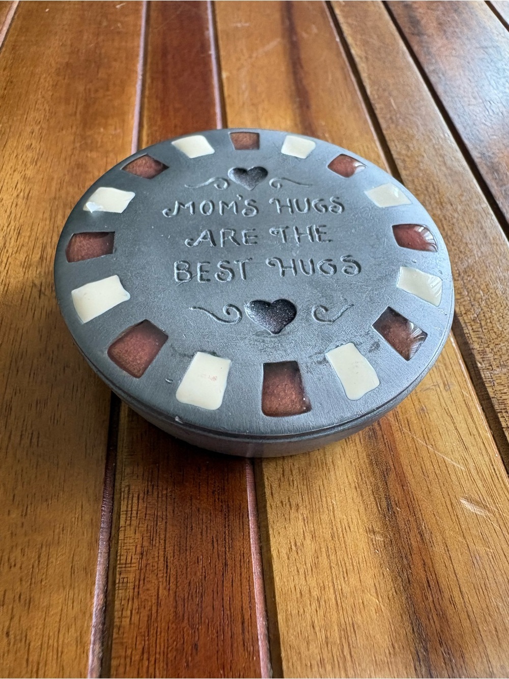Moms Hugs Are The Best Hugs Round Pewter Trinket Box Heart Accent 3" Diameter